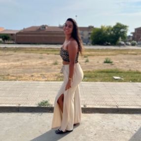 Silvia, Niñera o canguro en Monzón