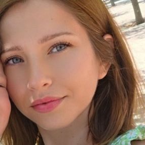 Alexandra, Niñera o canguro en San Fernando de Henares
