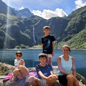 NAGORE, Family in Pola de Siero
