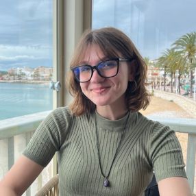 Andreea, Niñera o canguro en Bermeo