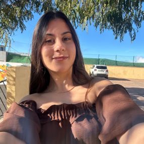 Luna, Niñera o canguro en El Bebedero