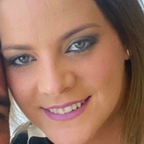 Victoria, Niñera o canguro en Lebrija
