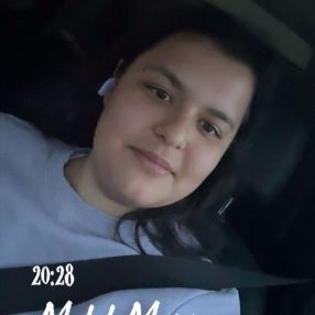 Isabela, Niñera o canguro en Catral