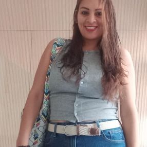 Francesca, Niñera o canguro en Burlada