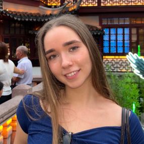 Marta, Niñera o canguro en Puebla de Vallbona