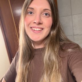 Rebeca, Niñera o canguro en Cañete la Real