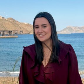 Ainhoa, Niñera o canguro en Águilas