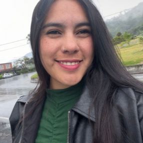 Angie, Niñera o canguro en Sada