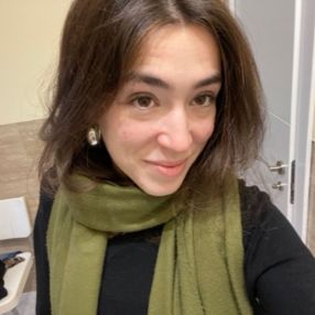 Lucia, Niñera o canguro en Hoyo de Manzanares