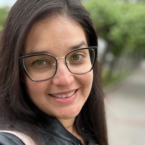 Mayuanmy, Babysitter in Verín