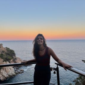 Claudia, Niñera o canguro en Cervelló