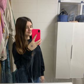 Carmen, Niñera o canguro en La Gineta