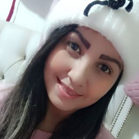 Yesenia, Niñera o canguro en Almoradí