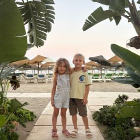 M.M, Familia en Fuengirola