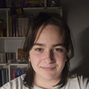 Daniela, Niñera o canguro en Santa María de Cayón