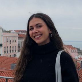 Julia, Niñera o canguro en Binéfar