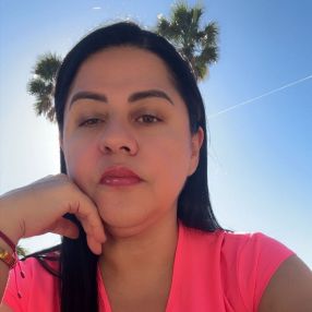 Yurley, Niñera o canguro en Novelda