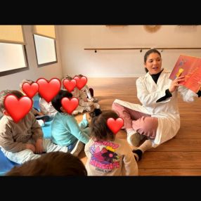 Houda, Babysitter in Mora
