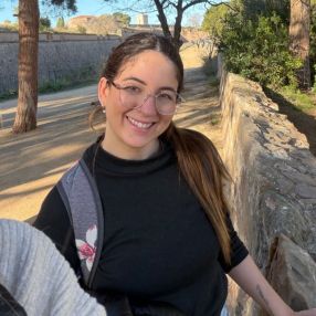 Bianca, Niñera o canguro en Girona