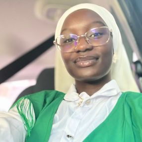 Anta, Niñera o canguro en Ceutí