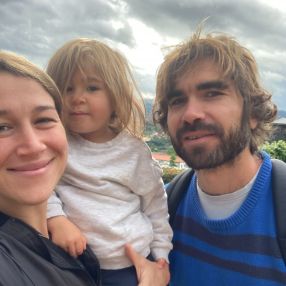Julia, Familia en Pontevedra