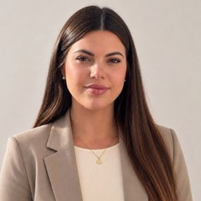 Marta, Niñera o canguro en Polop