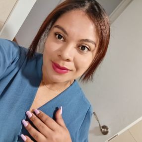 Yosmary, Niñera o canguro en Los Hueros