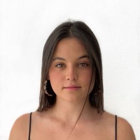 JULENE, Babysitter in Ermua