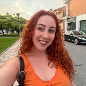 Alejandra, Niñera o canguro en Albolote