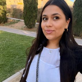 Daniela, Niñera o canguro en Riba-roja de Túria