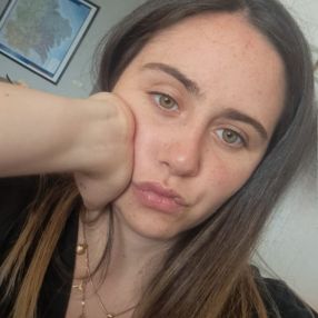 Lucia, Niñera o canguro en Sangenjo