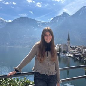 Neus, Babysitter in Bunyola