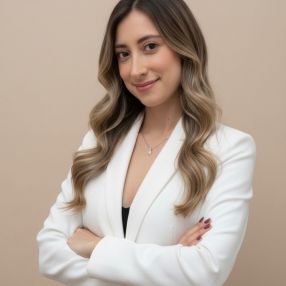 Tannya, Babysitter in Roses
