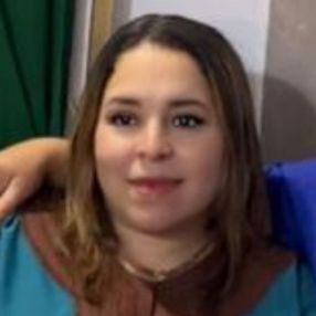 Tahri, Niñera o canguro en Adra