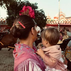 Elena, Familia en Sevilla
