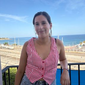 Rebeca, Niñera o canguro en Sarral