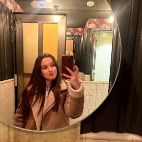 Alba, Babysitter in La Bisbal d'Empordà