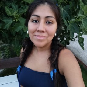 Miyuky Victoria, Niñera o canguro en Navas del Rey