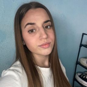 Raquel, Babysitter in Valdés