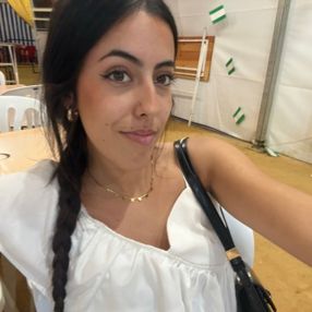 Ángela, Babysitter in La Puebla del Río