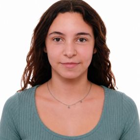 Lucia, Niñera o canguro en Vallirana