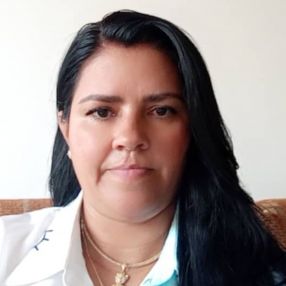 Luz Dary, Niñera o canguro en Alovera