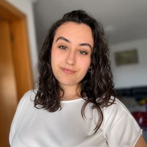 Laura, Niñera o canguro en El Papiol