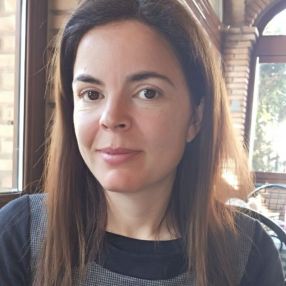 Lidia, Niñera o canguro en Albolote
