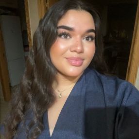 Lamia, Babysitter in Yeles