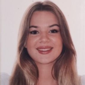 Ariane, Niñera o canguro en Buñol