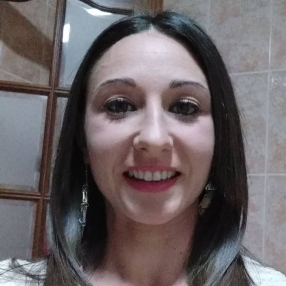 Aroa, Niñera o canguro en Aceuchal