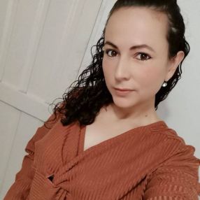 Silvia, Niñera o canguro en Toro