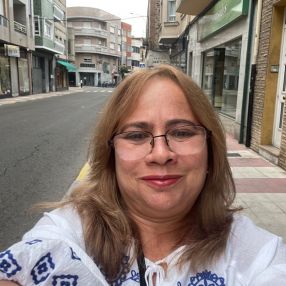 NIURKA, Niñera o canguro en La Bañeza