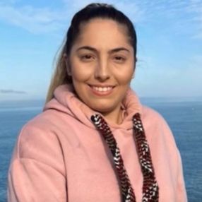 Amanda Cristina, Babysitter in Llanes